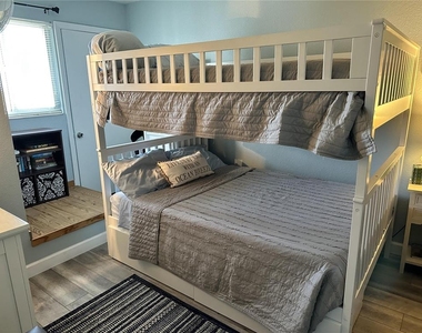 4849 Saxon Drive - Photo Thumbnail 3