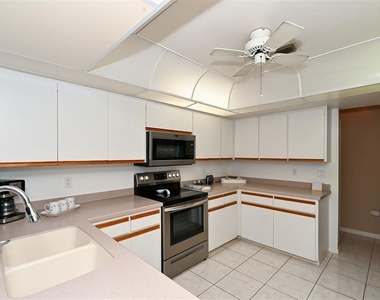 3866 Surrey Court - Photo Thumbnail 22