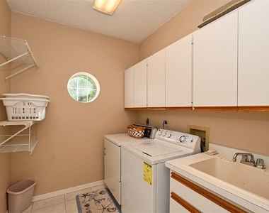 3866 Surrey Court - Photo Thumbnail 39