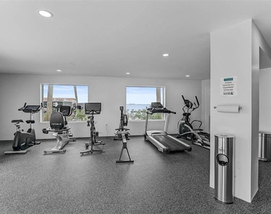 988 Blvd Of The Arts - Photo Thumbnail 26