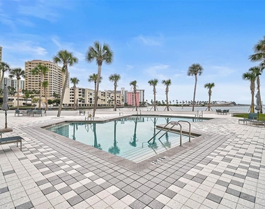 988 Blvd Of The Arts - Photo Thumbnail 28