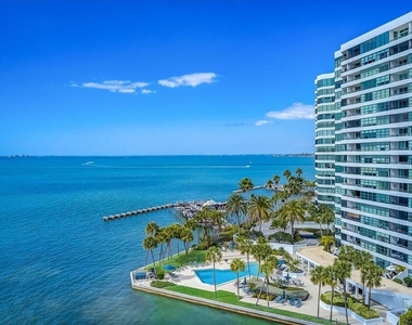 988 Blvd Of The Arts - Photo Thumbnail 15