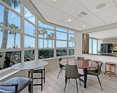 988 Blvd Of The Arts - Photo Thumbnail 33