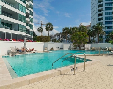 988 Blvd Of The Arts - Photo Thumbnail 21
