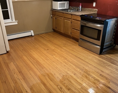 70 Walnut Street - Photo Thumbnail 6