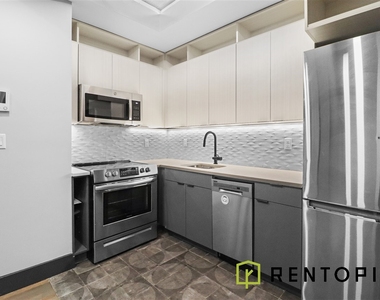 475 Grand Street - Photo Thumbnail 3