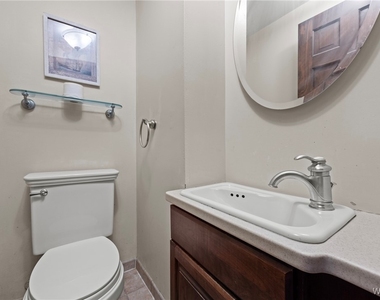 80 Capen Boulevard - Photo Thumbnail 22
