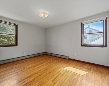 80 Capen Boulevard - Photo Thumbnail 20