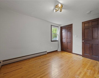 80 Capen Boulevard - Photo Thumbnail 17