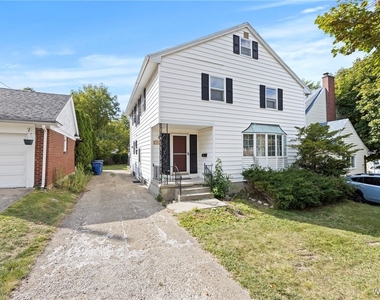 80 Capen Boulevard - Photo Thumbnail 2