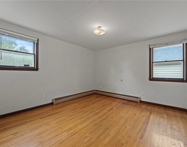 80 Capen Boulevard - Photo Thumbnail 19