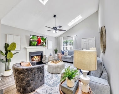 4210 Lakes End Drive Nw - Photo Thumbnail 2
