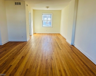 60 Dekalb Pl - Photo Thumbnail 5