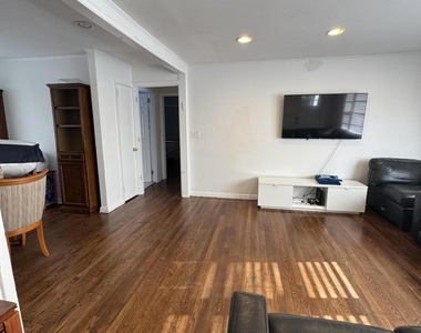 259 Garfield Avenue - Photo Thumbnail 2