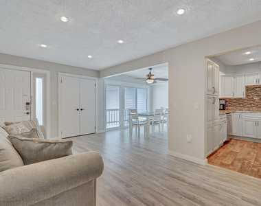 42 Hamilton Avenue - Photo Thumbnail 4
