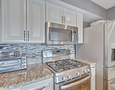 42 Hamilton Avenue - Photo Thumbnail 12