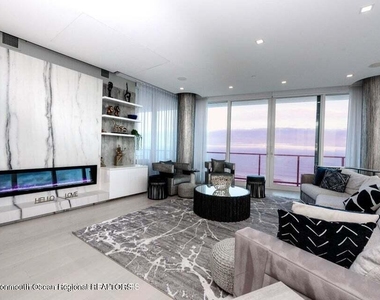 1101 Ocean Avenue N - Photo Thumbnail 3