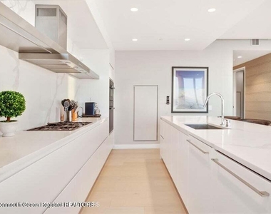 1101 Ocean Avenue N - Photo Thumbnail 8