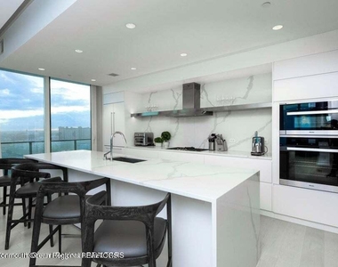 1101 Ocean Avenue N - Photo Thumbnail 12