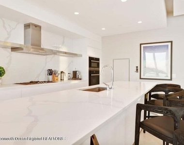 1101 Ocean Avenue N - Photo Thumbnail 9