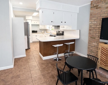 17 Wyckoff Street - Photo Thumbnail 4