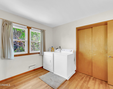 508 Crescent Parkway - Photo Thumbnail 21