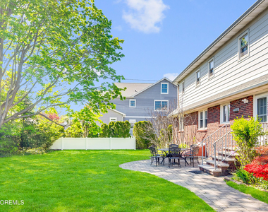 508 Crescent Parkway - Photo Thumbnail 3