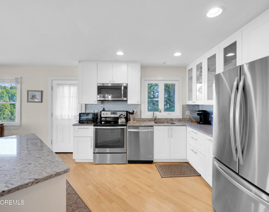 508 Crescent Parkway - Photo Thumbnail 11