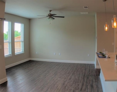 1601 Riney Rd - Photo Thumbnail 6
