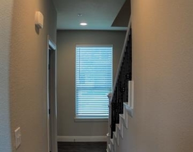 1601 Riney Rd - Photo Thumbnail 7