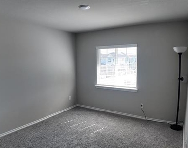 2944 Baneberry Lane - Photo Thumbnail 23