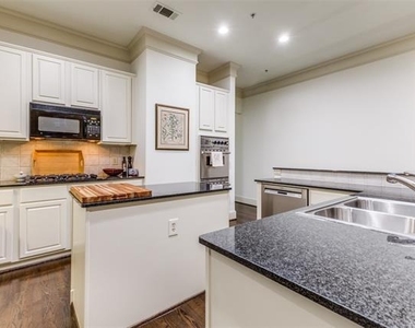 3535 Gillespie Street - Photo Thumbnail 11