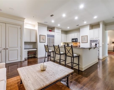 3535 Gillespie Street - Photo Thumbnail 8