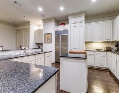 3535 Gillespie Street - Photo Thumbnail 10