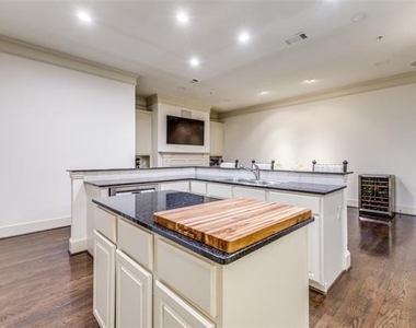 3535 Gillespie Street - Photo Thumbnail 13