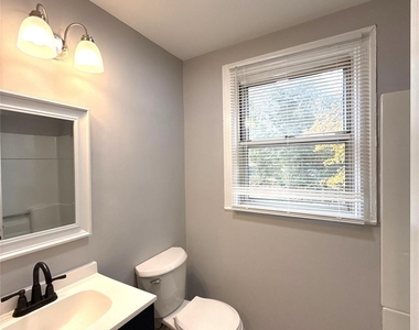 1142 Mona Drive - Photo Thumbnail 10
