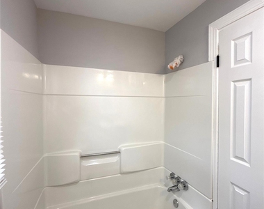 1142 Mona Drive - Photo Thumbnail 11