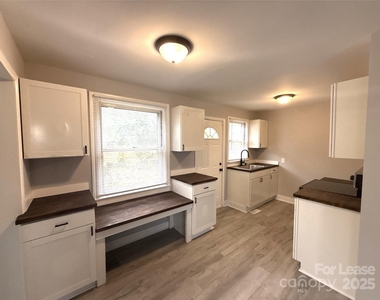 1142 Mona Drive - Photo Thumbnail 4