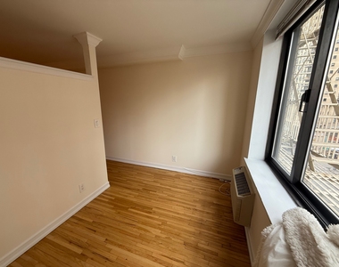 1570 First ave - Photo Thumbnail 5
