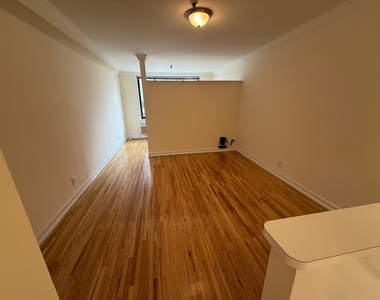 1570 First ave - Photo Thumbnail 2