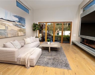 1753 Wilstone Avenue - Photo Thumbnail 11