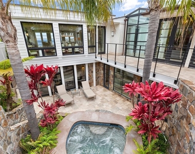 322 Emerald Bay - Photo Thumbnail 2