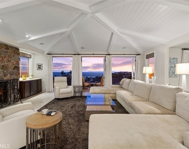 322 Emerald Bay - Photo Thumbnail 3