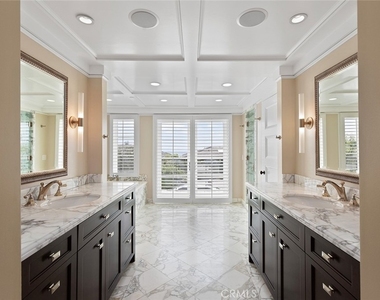 322 Emerald Bay - Photo Thumbnail 14