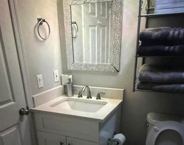 12725 Shoreline Drive - Photo Thumbnail 8