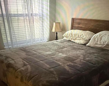 12725 Shoreline Drive - Photo Thumbnail 7