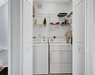 4320 Blowing Point Place - Photo Thumbnail 15