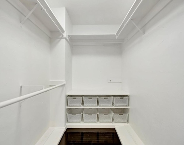 136 Worth Court S - Photo Thumbnail 40