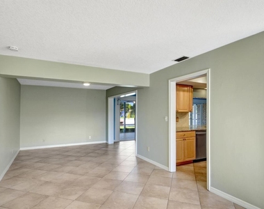1753 W Terrace Drive - Photo Thumbnail 12