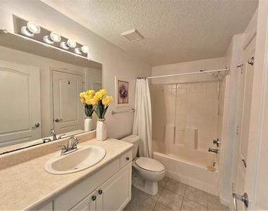 5050 Fairways Circle - Photo Thumbnail 20